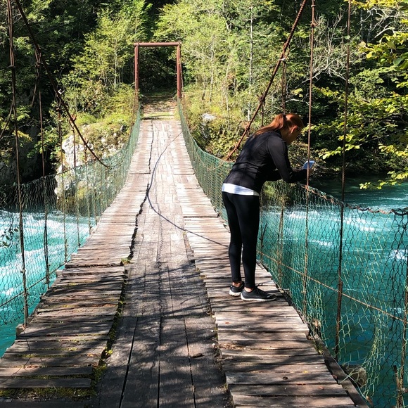 Meet your Posher, Ann 👜❤️ - Picture 5 of 7